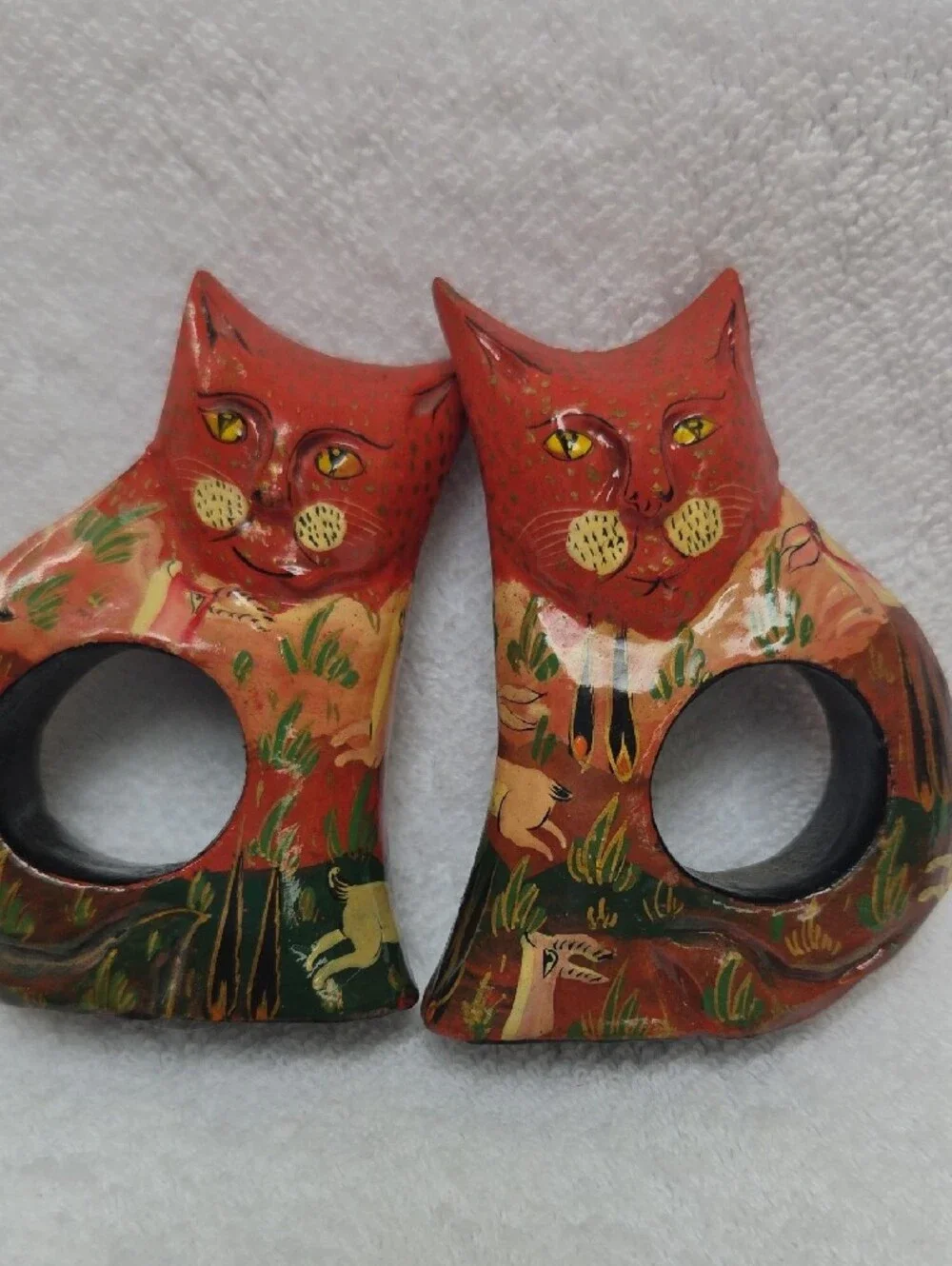 4 Cat-Themed Wooden Napkin Rings  - Green / Red